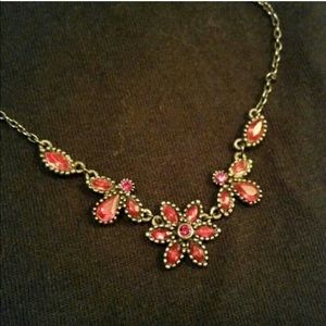 Red flower gemstone necklace